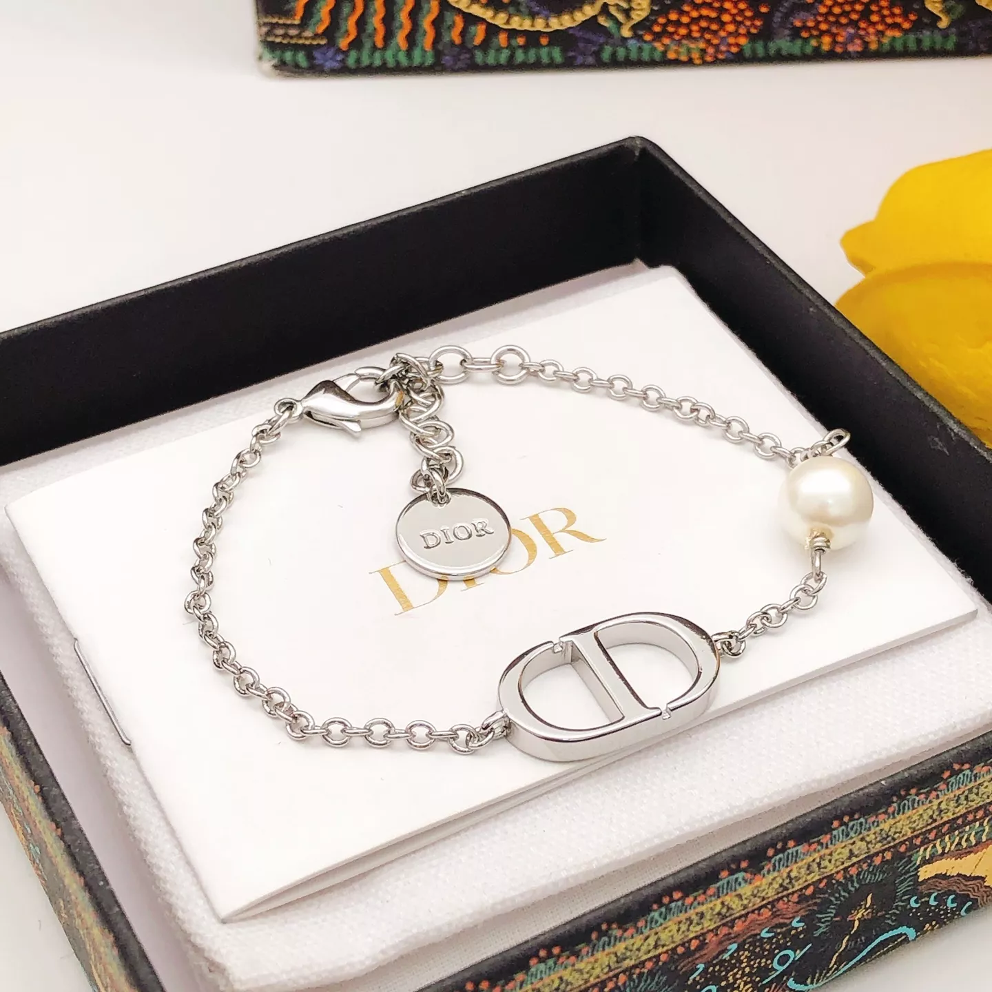 Trendsetting 4264 Christian Dior Bracelets For Women