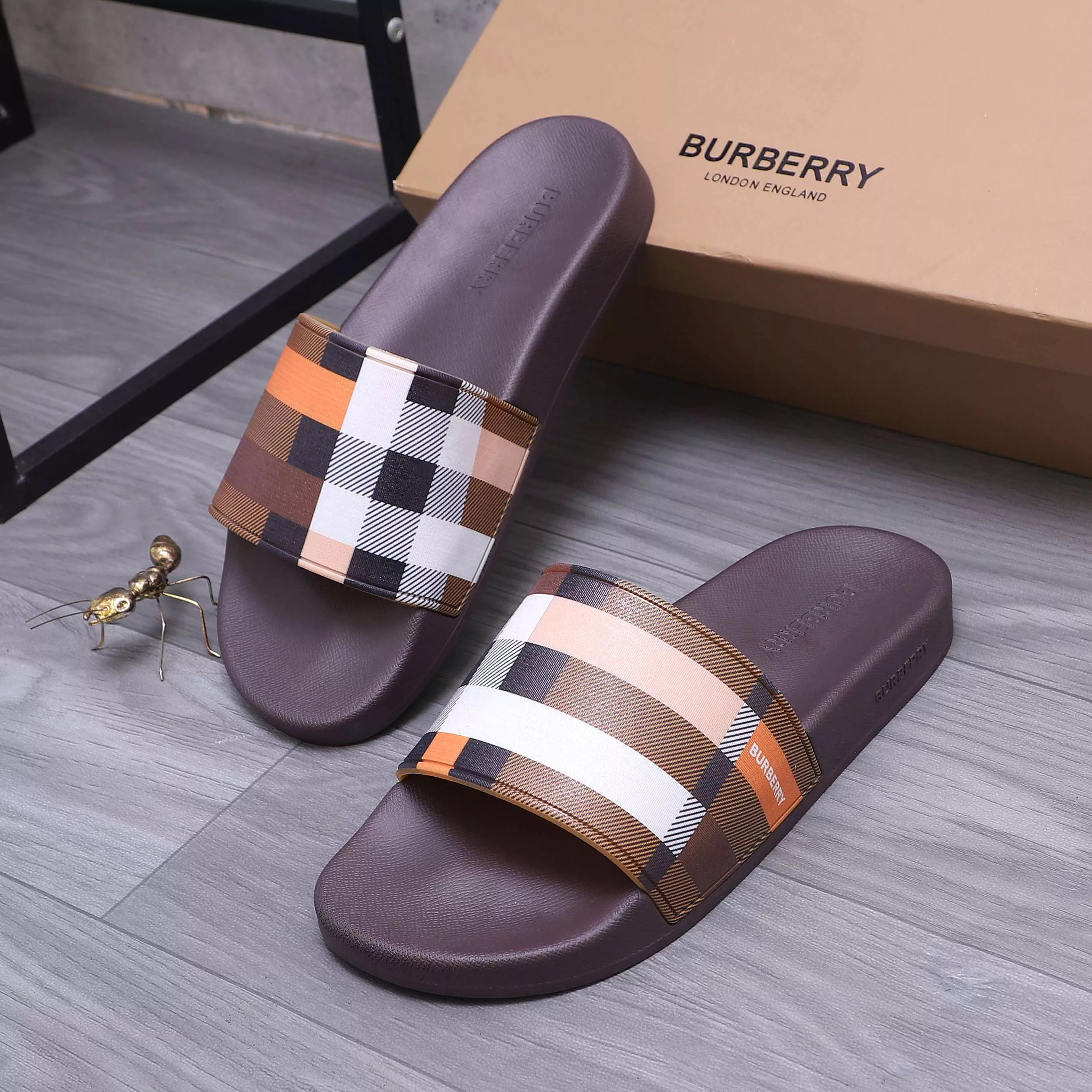 Trendsetting 436 Burberry Slippers For Men