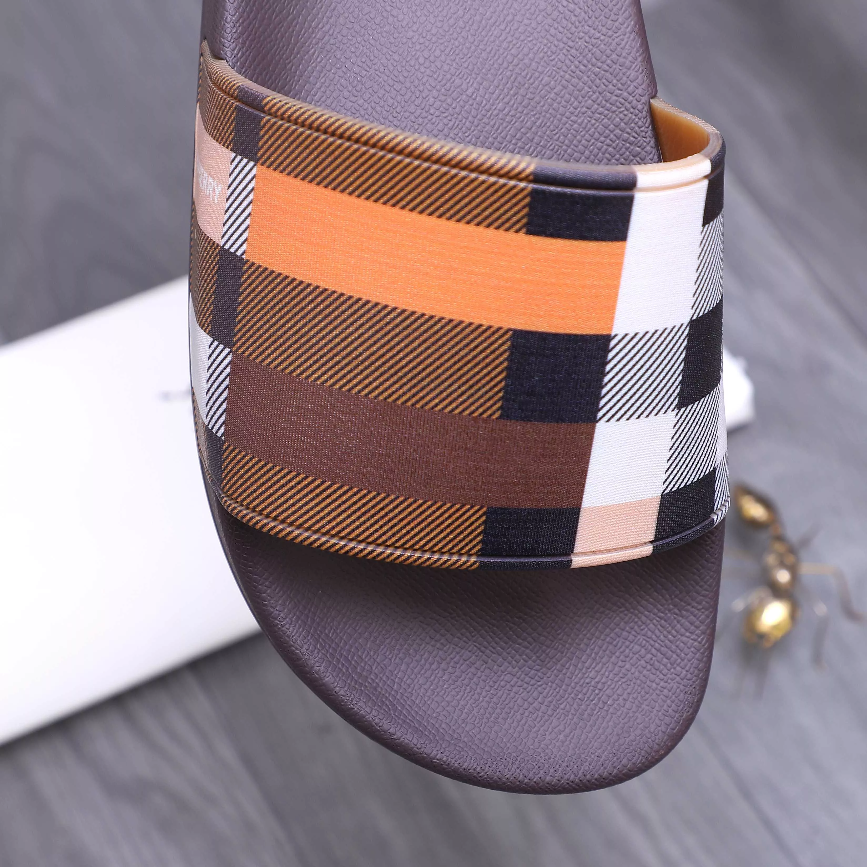 Trendsetting 436 Burberry Slippers For Men