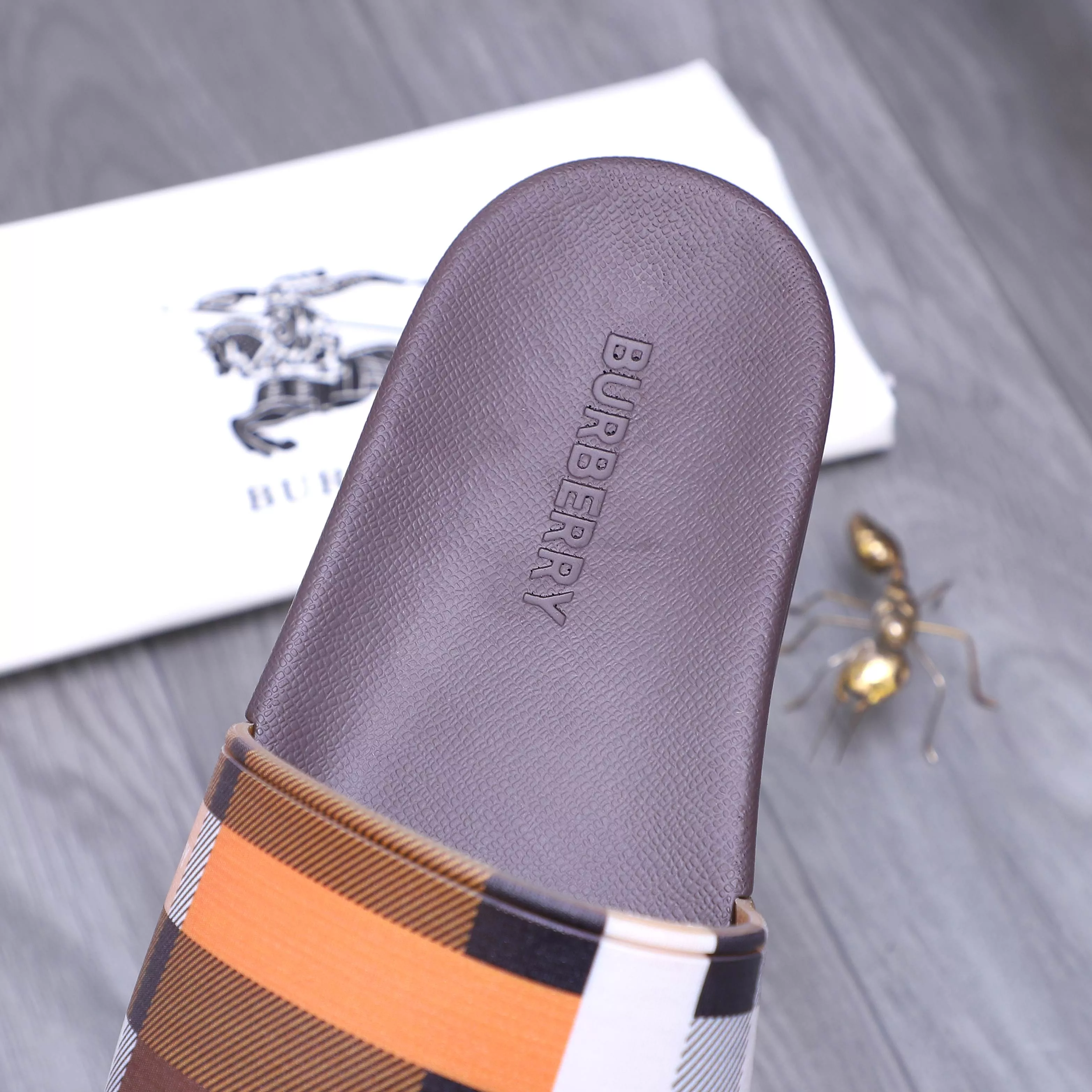 Trendsetting 436 Burberry Slippers For Men