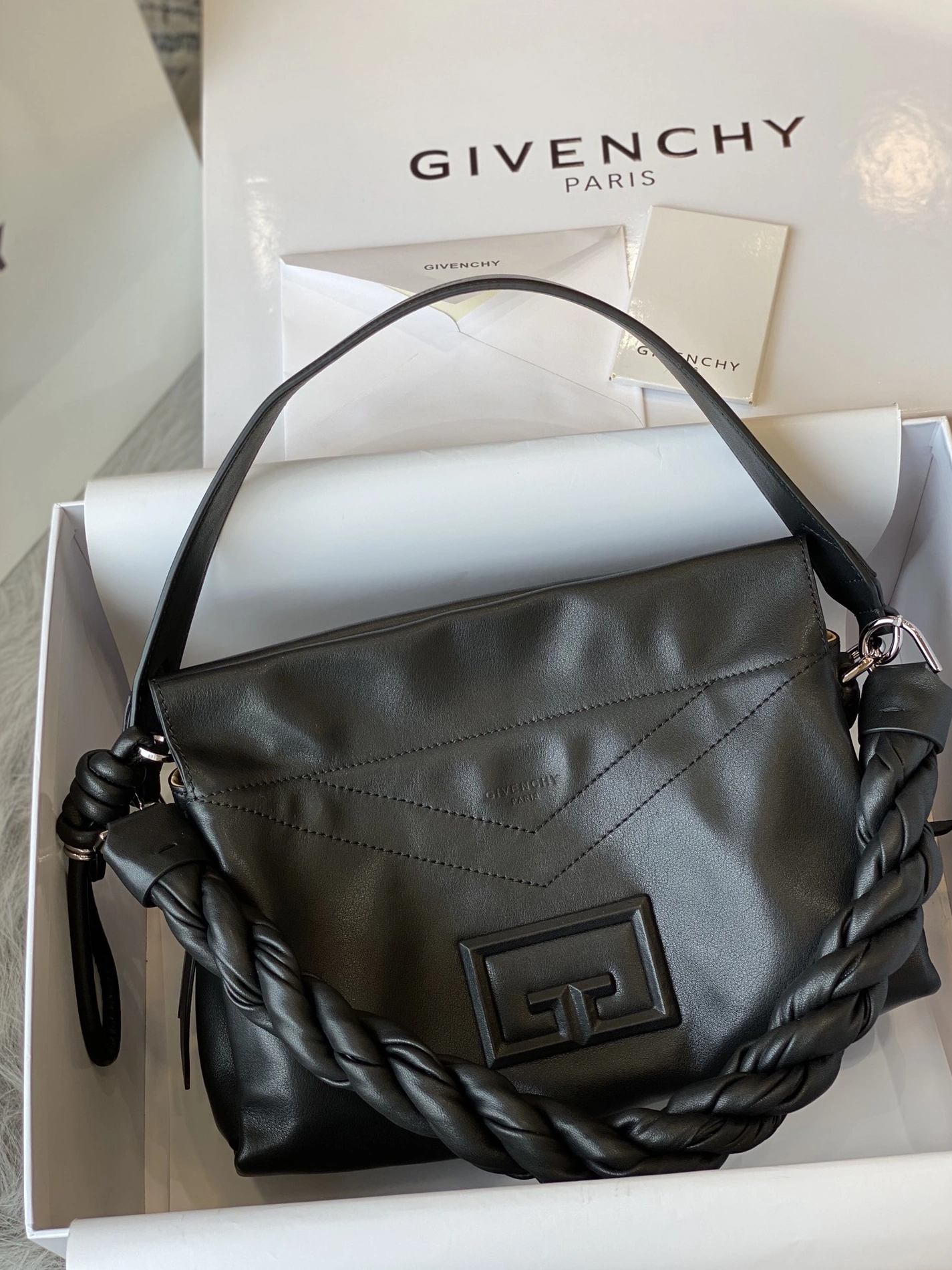 Trendsetting 441 Givenchy AAA Quality Handbags For Women