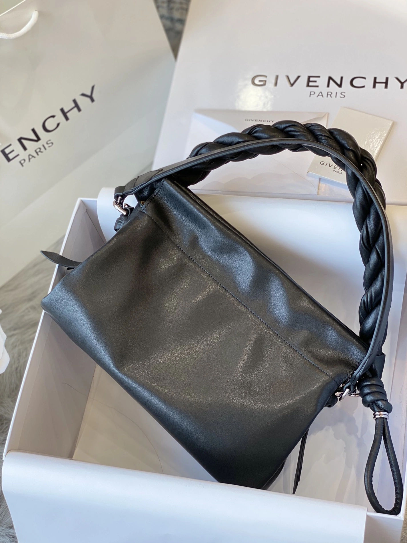 Trendsetting 441 Givenchy AAA Quality Handbags For Women