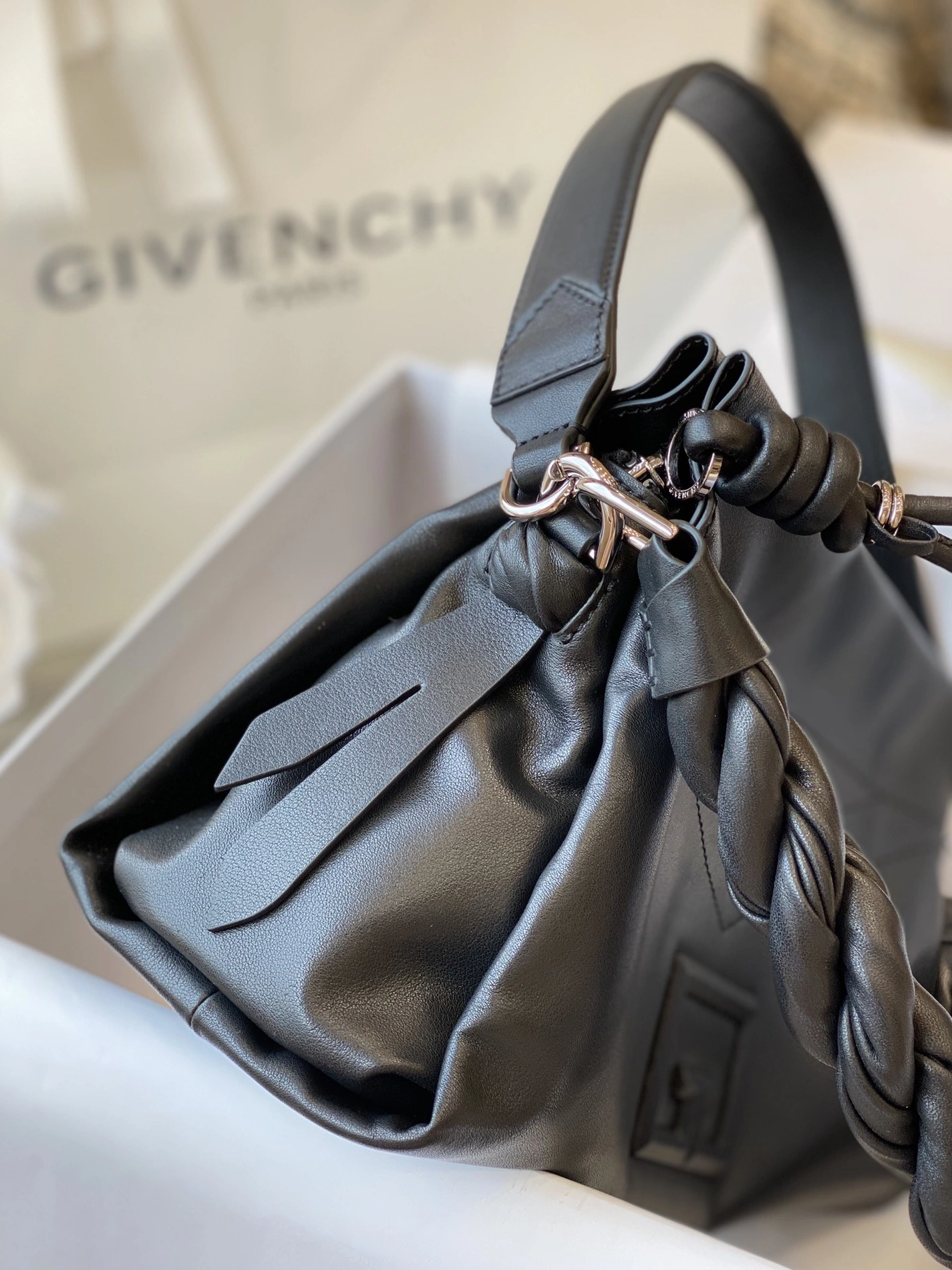 Trendsetting 441 Givenchy AAA Quality Handbags For Women