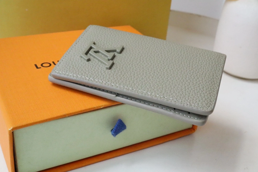 Trendsetting 4546 Louis Vuitton AAA Quality Card Case