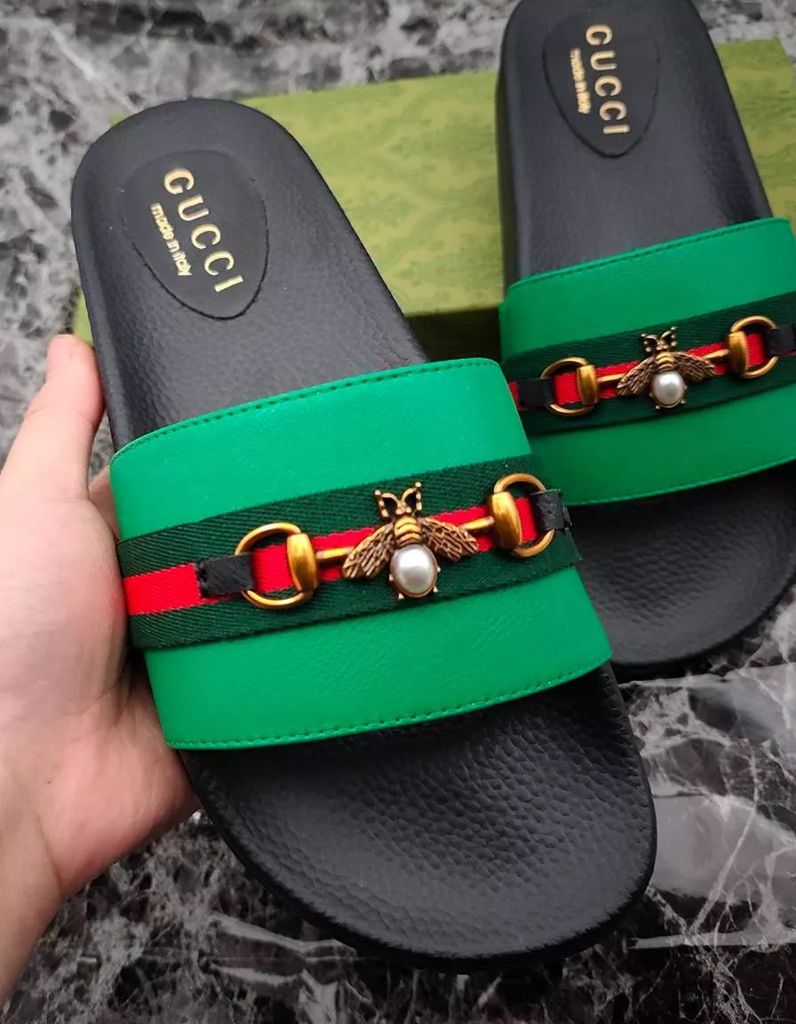 Trendsetting 4603 Gucci Slippers For Men