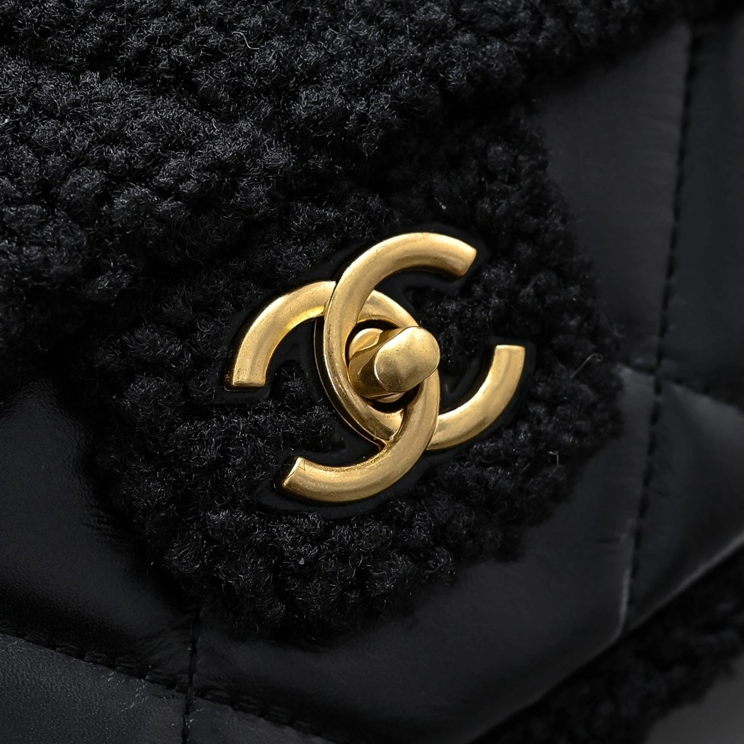 Trendsetting 464 Chanel AAA Quality Messenger Bags