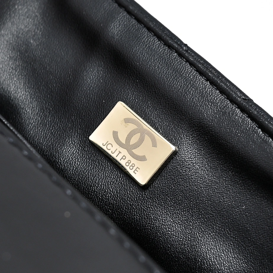 Trendsetting 464 Chanel AAA Quality Messenger Bags