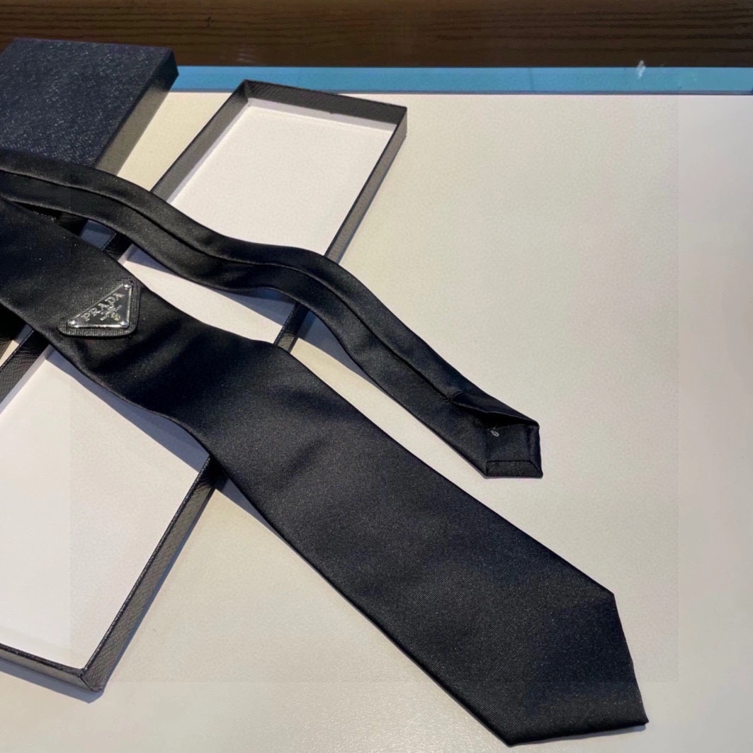 Trendsetting 4673 Prada Necktie In Black For Men