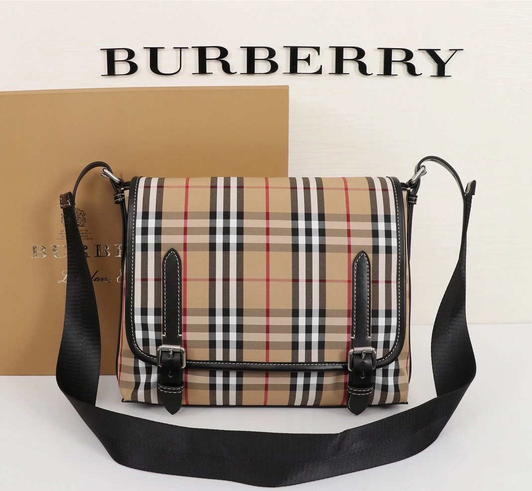 Trendsetting 4744 Burberry AAA Messenger Bags For Women