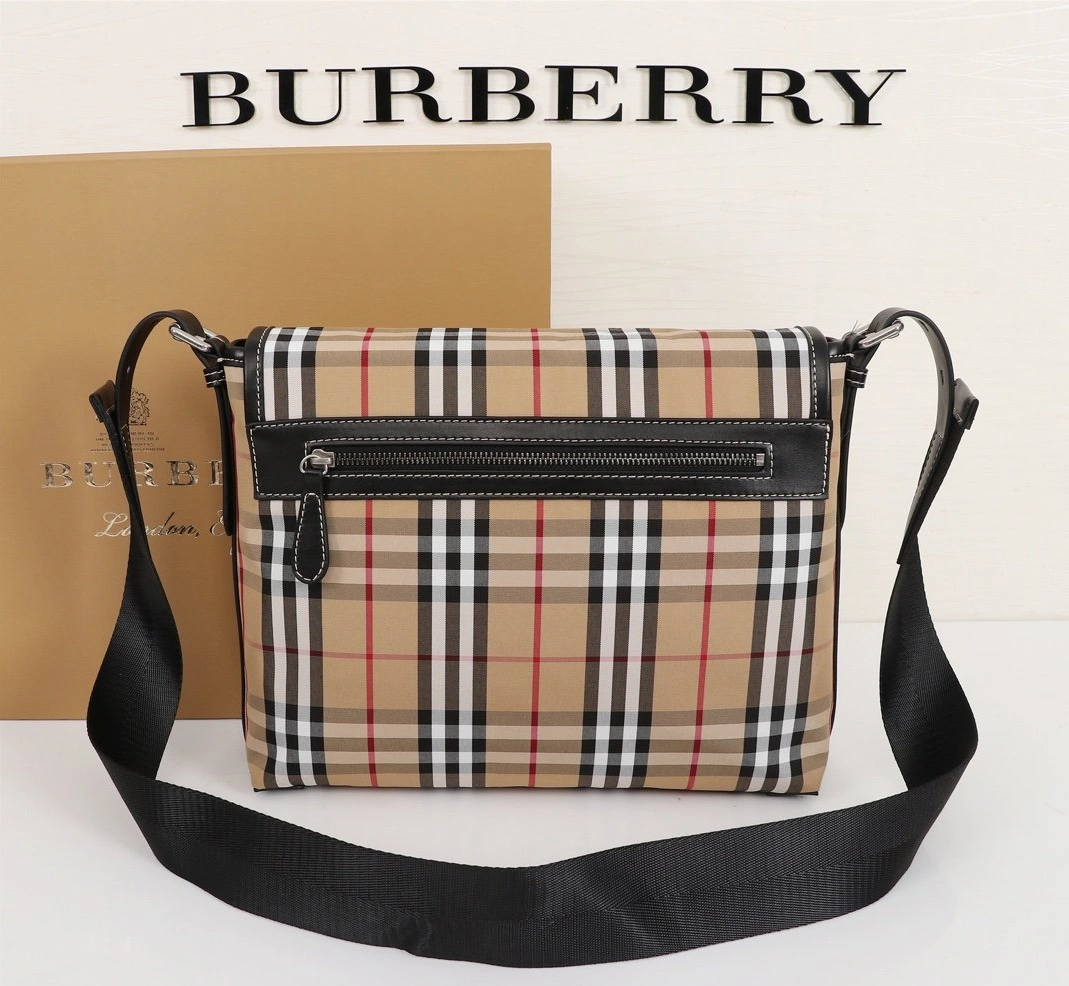 Trendsetting 4744 Burberry AAA Messenger Bags For Women