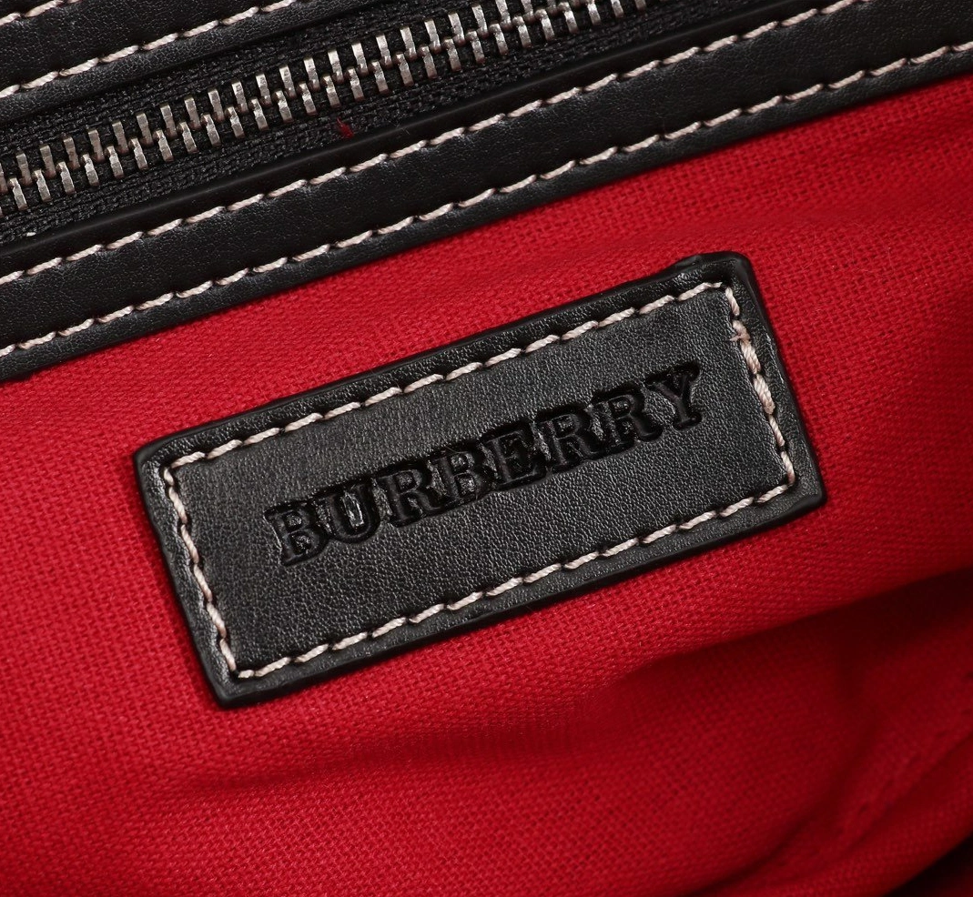 Trendsetting 4744 Burberry AAA Messenger Bags For Women