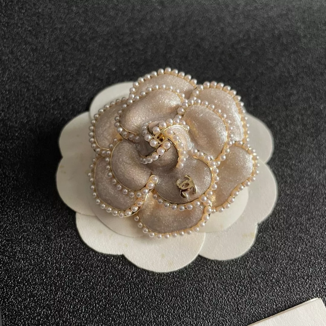 Trendsetting 487 Chanel Brooches For Women