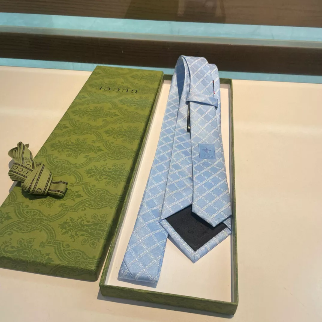 Trendsetting 4885 Gucci Necktie