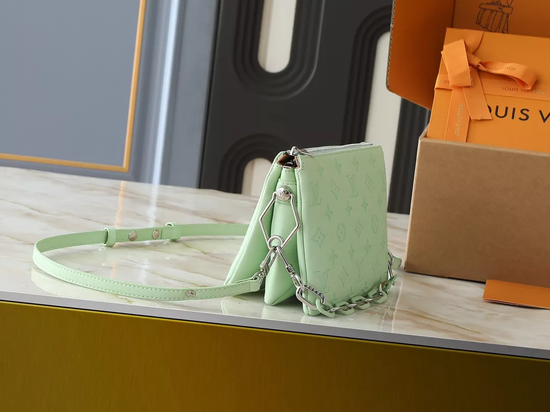 Trendsetting 4935 Louis Vuitton Messenger Bags For Women