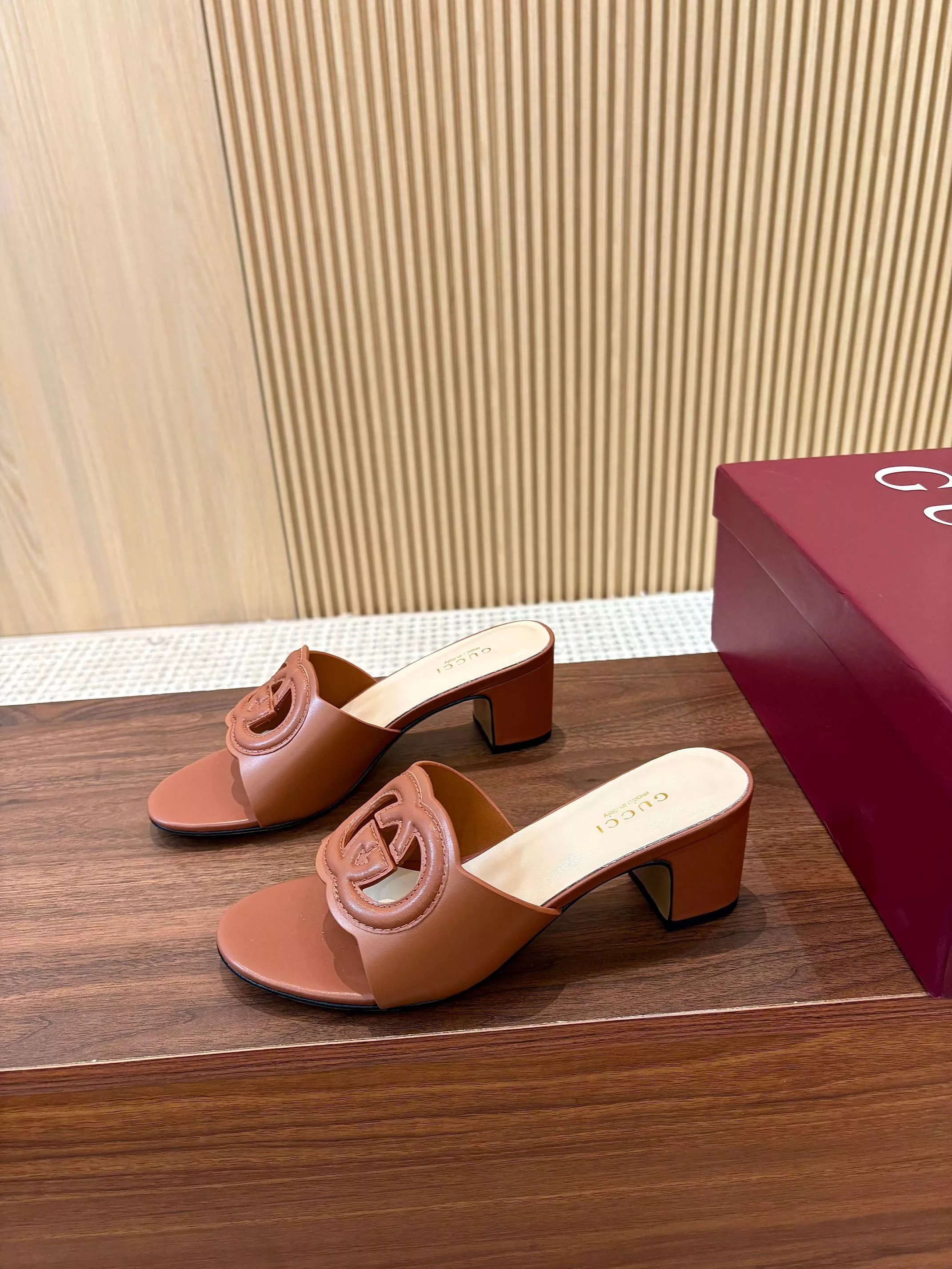 Trendsetting 5041 Gucci Slippers For Women