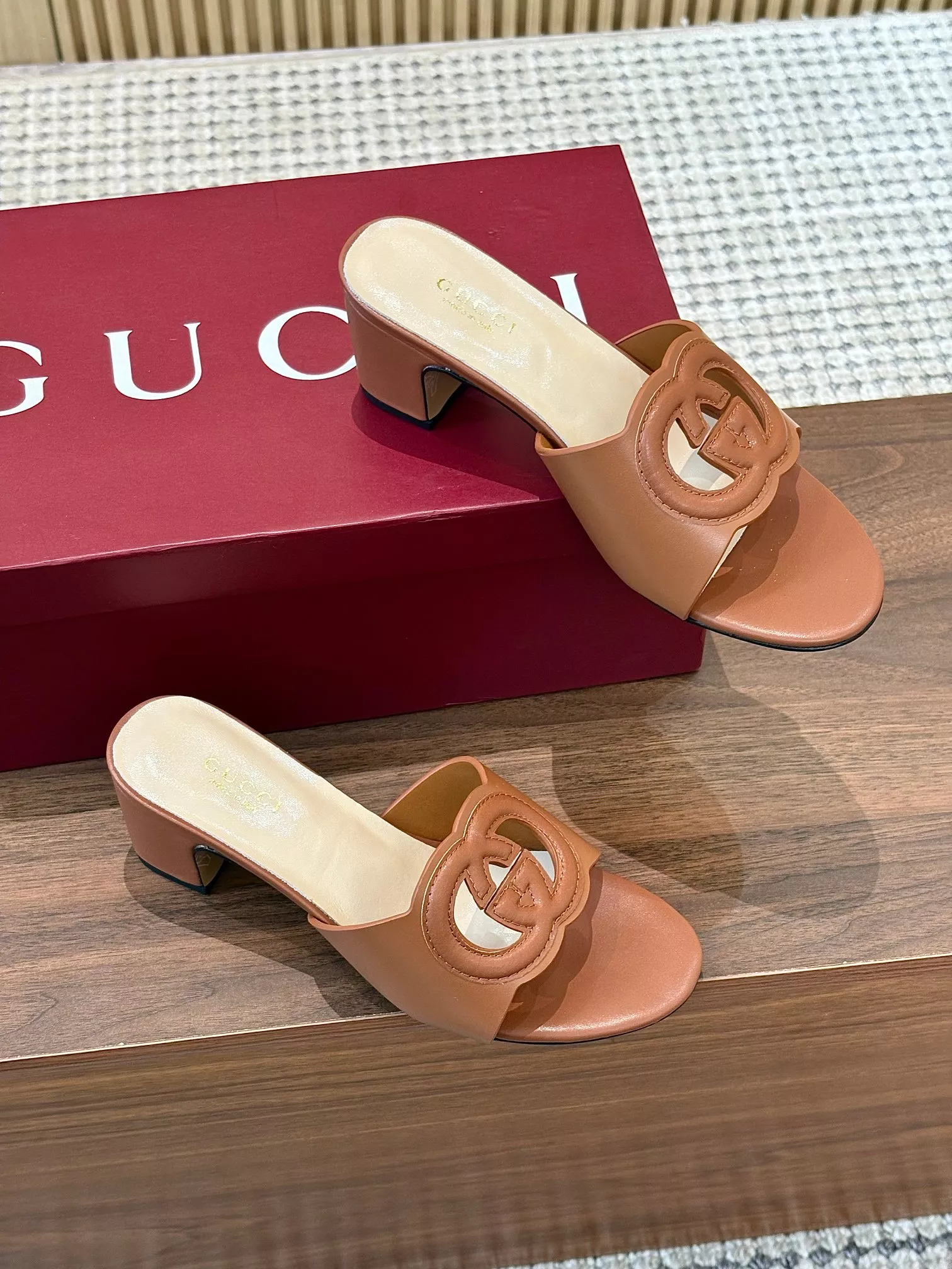 Trendsetting 5041 Gucci Slippers For Women
