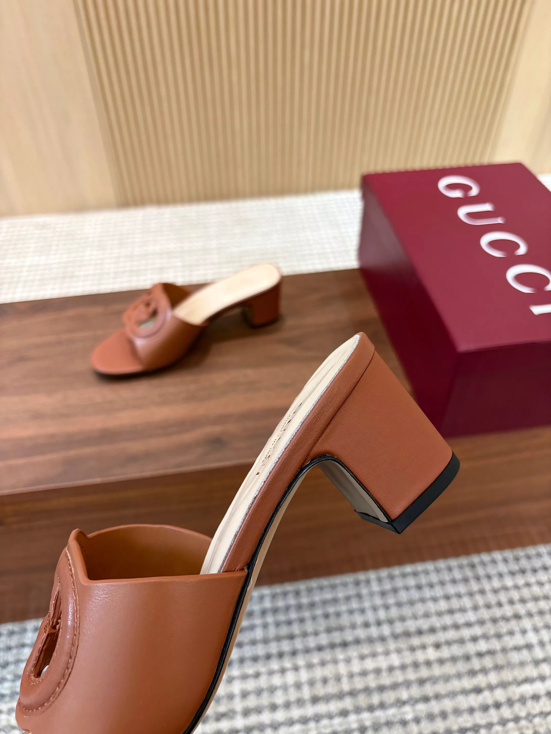 Trendsetting 5041 Gucci Slippers For Women