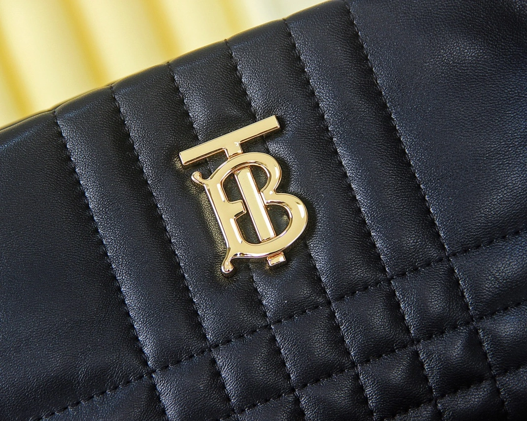Trendsetting 5100 Burberry AAA Quality Messenger Bags For Women