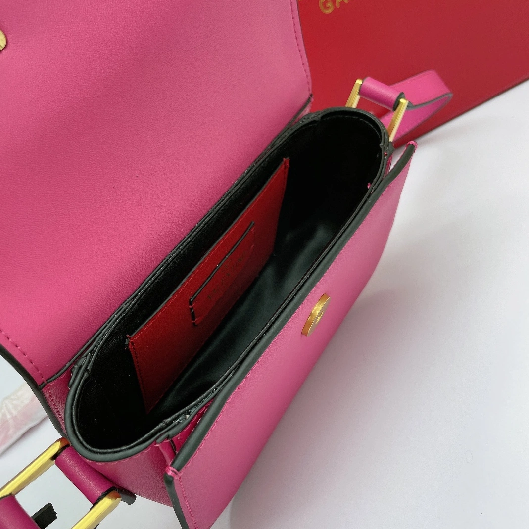 Trendsetting 527 Valentino AAA Quality Messenger Bags For Women