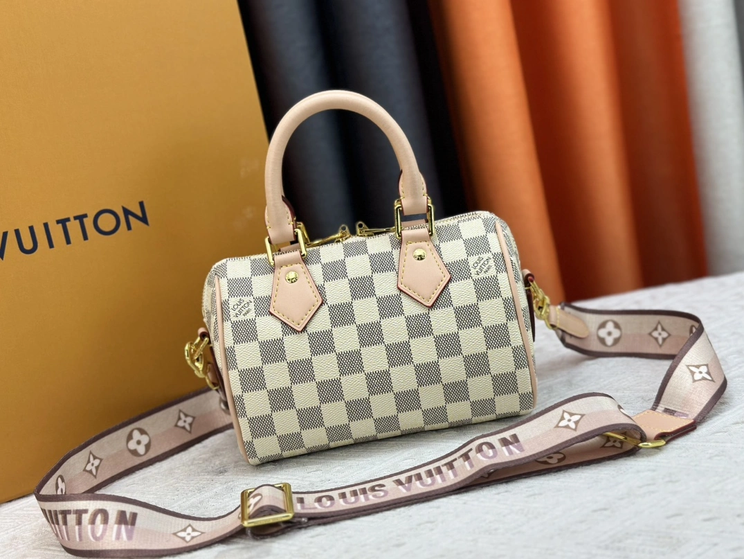 Trendsetting 5275 Louis Vuitton AAA Quality Handbags For Women