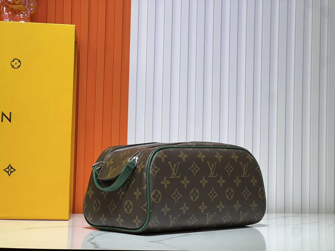 Trendsetting 5307 Louis Vuitton AAA Quality Handbags For Women