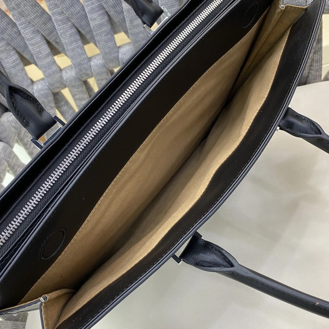 Trendsetting 5329 Prada AAA Man Handbags