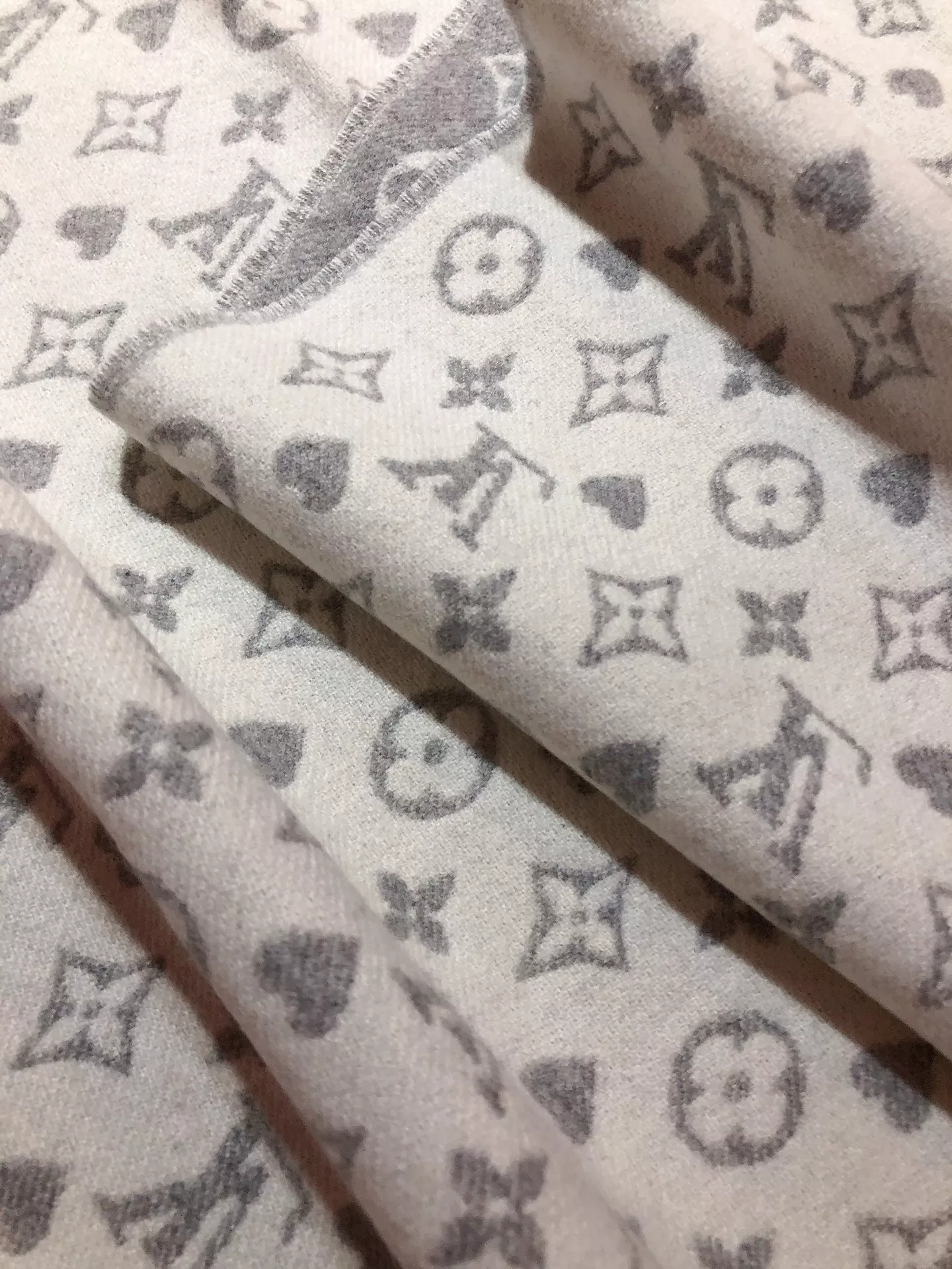 Trendsetting 5342 Louis Vuitton Scarf For Women