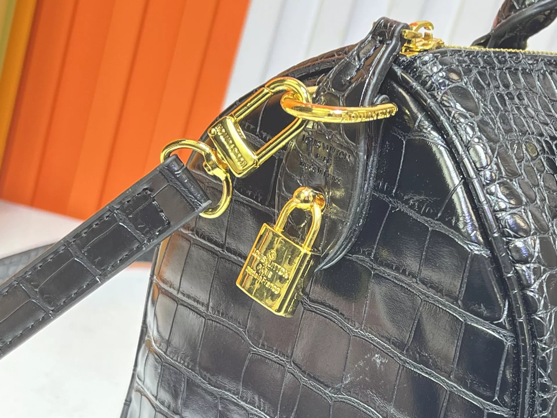 Trendsetting 5367 Louis Vuitton AAA Quality Handbags For Women