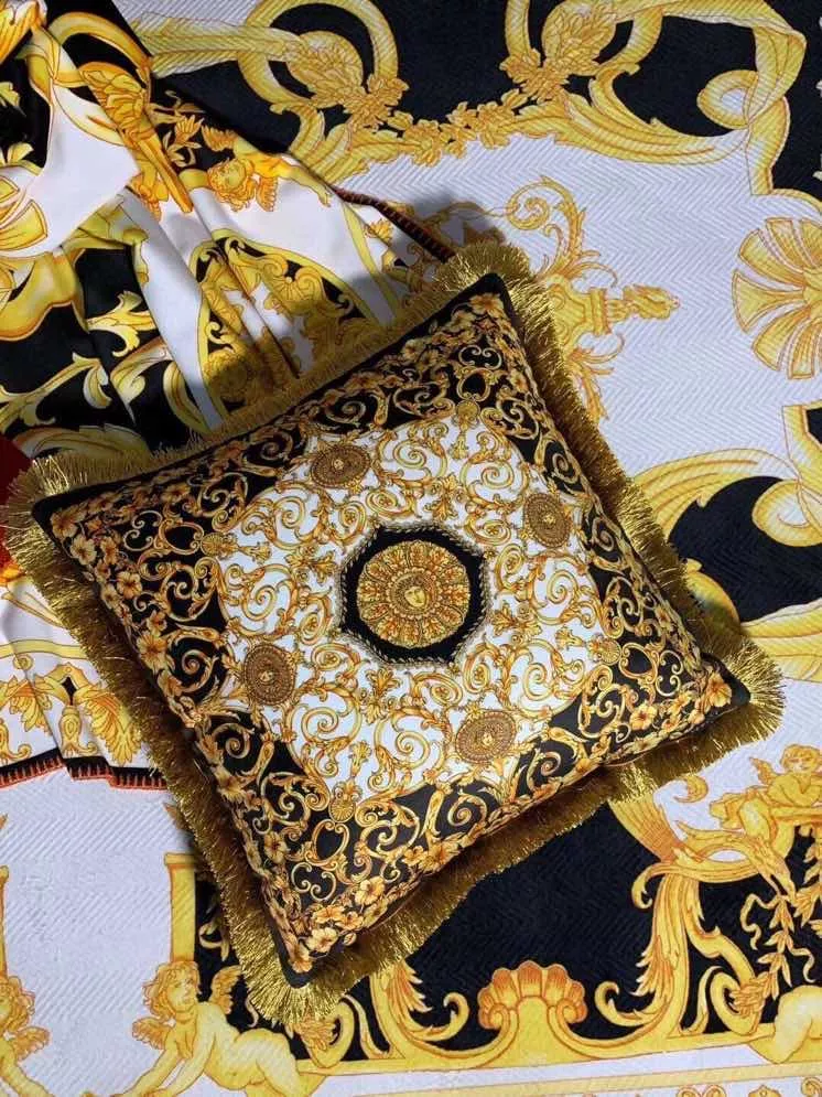 Trendsetting 5419 Versace Cushion