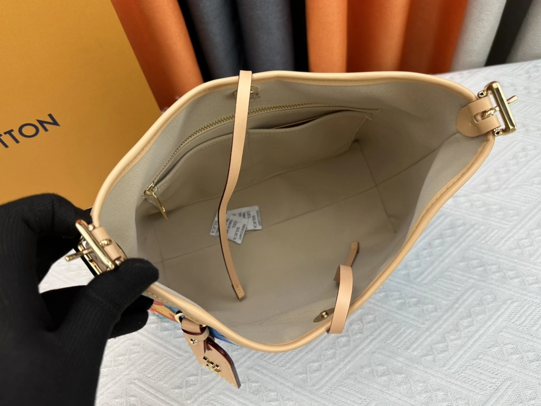 Trendsetting 5434 Louis Vuitton AAA Quality Shoulder Bags For Women