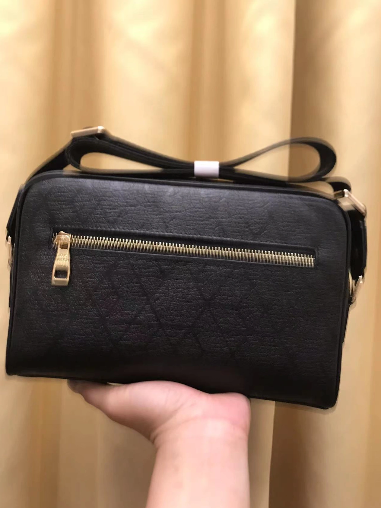 Trendsetting 5517 Louis Vuitton AAA Man Messenger Bags