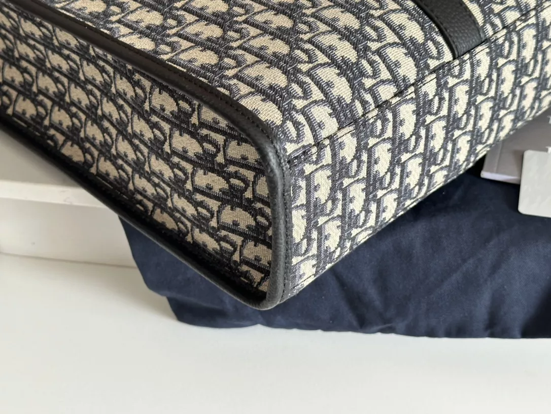 Trendsetting 5546 Christian Dior AAA Man Handbags