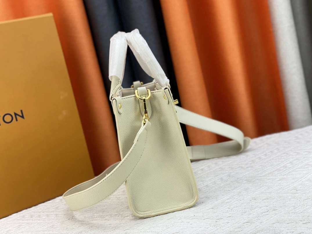 Trendsetting 5550 Louis Vuitton AAA Quality Handbags For Women