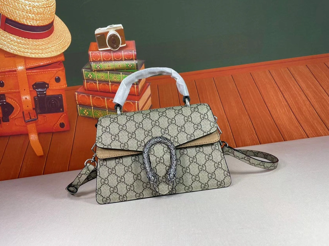 Trendsetting 5755 Gucci AAA Quality Messenger Bags For Women