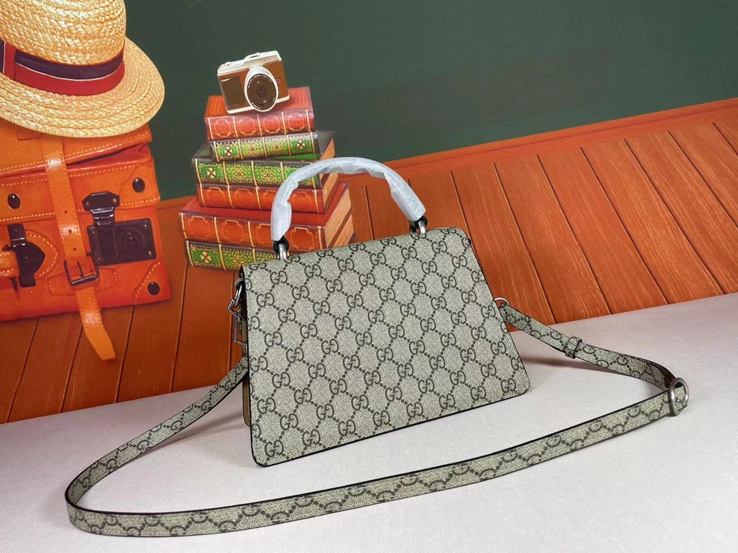 Trendsetting 5755 Gucci AAA Quality Messenger Bags For Women