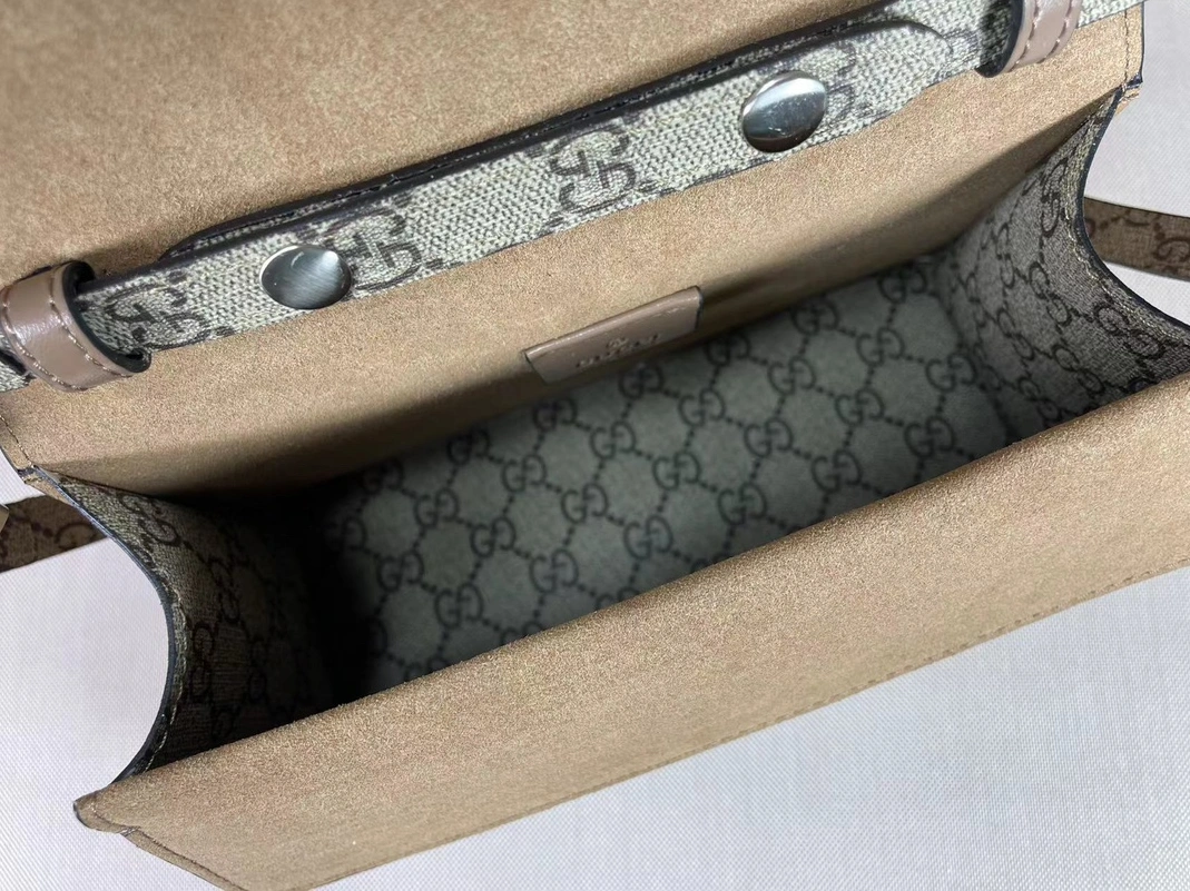Trendsetting 5755 Gucci AAA Quality Messenger Bags For Women