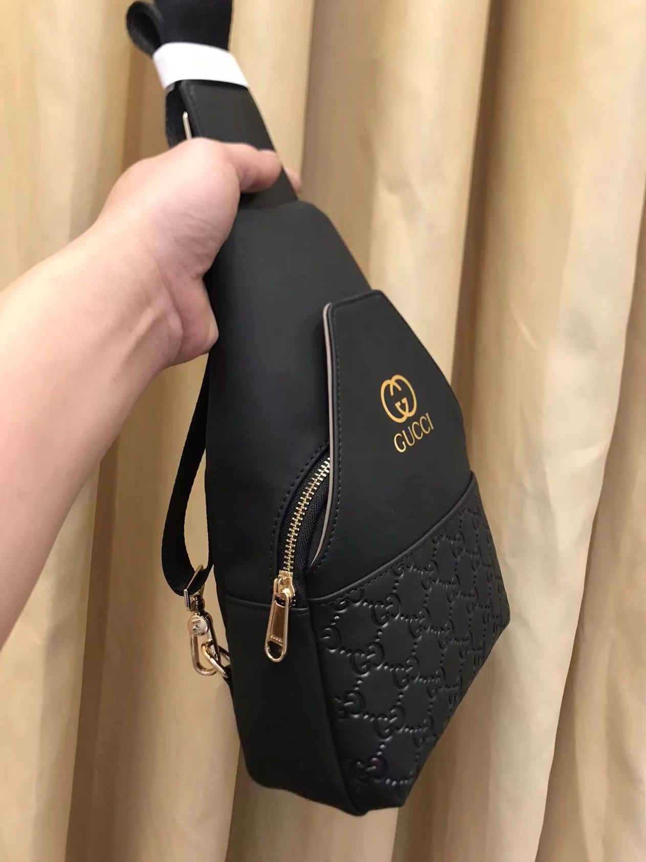 Trendsetting 5930 Gucci AAA Man Messenger Bags