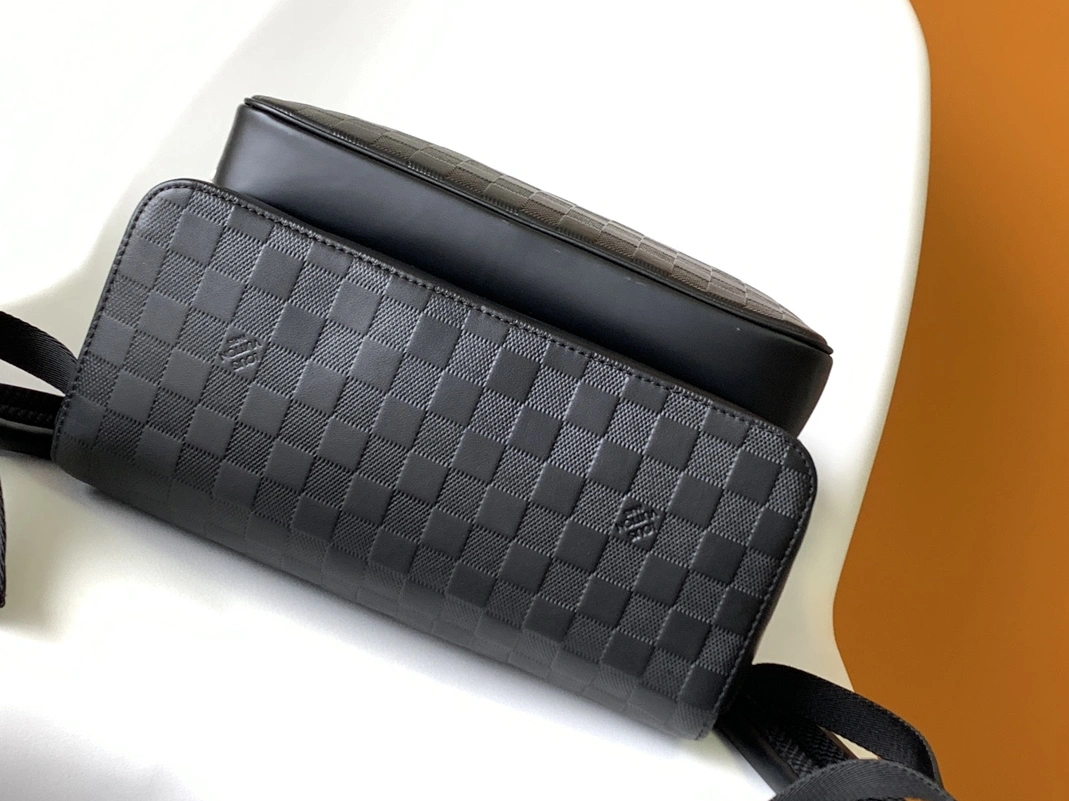 Trendsetting 6019 Louis Vuitton LV AAA Man Backpacks