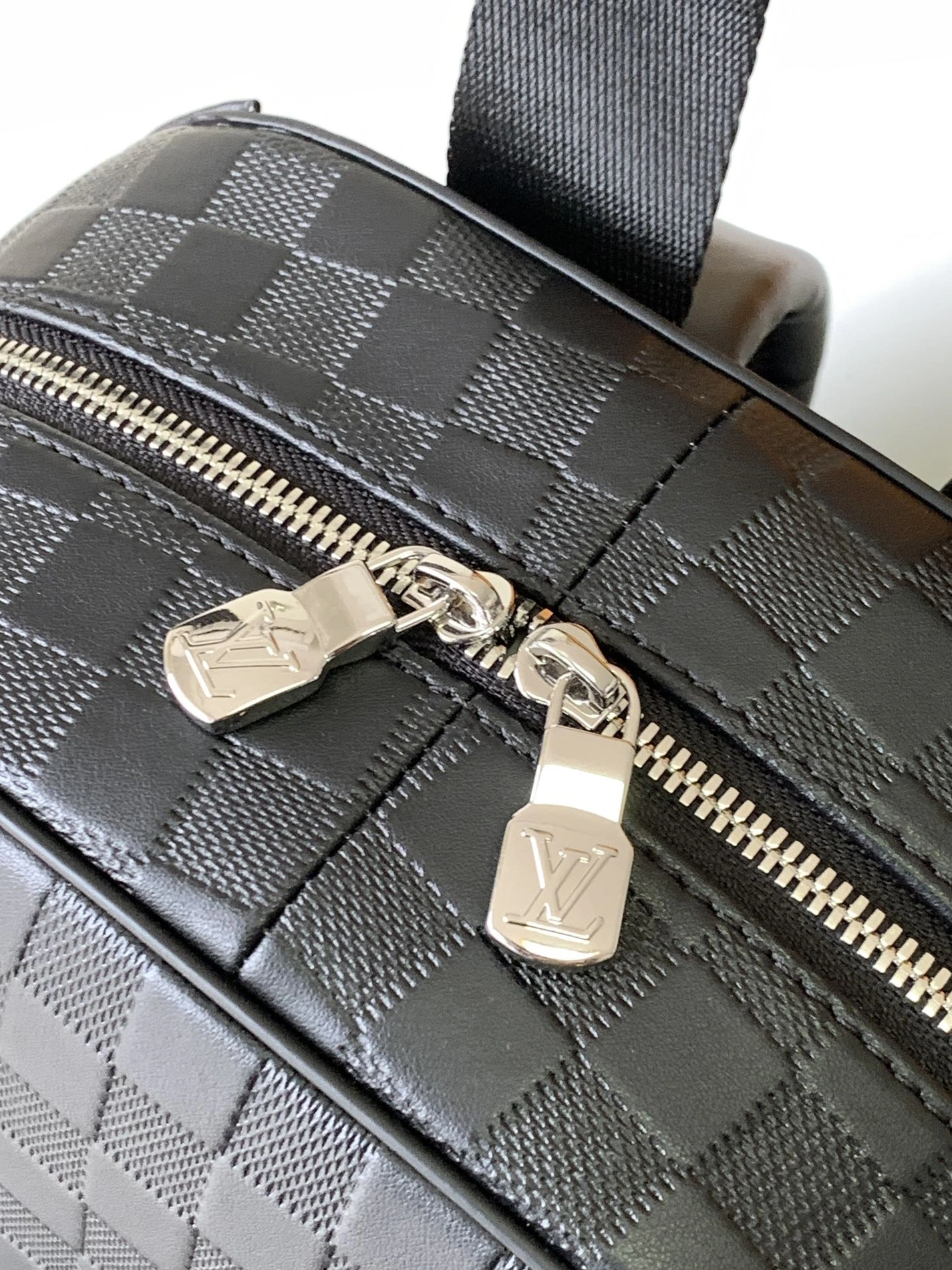 Trendsetting 6019 Louis Vuitton LV AAA Man Backpacks