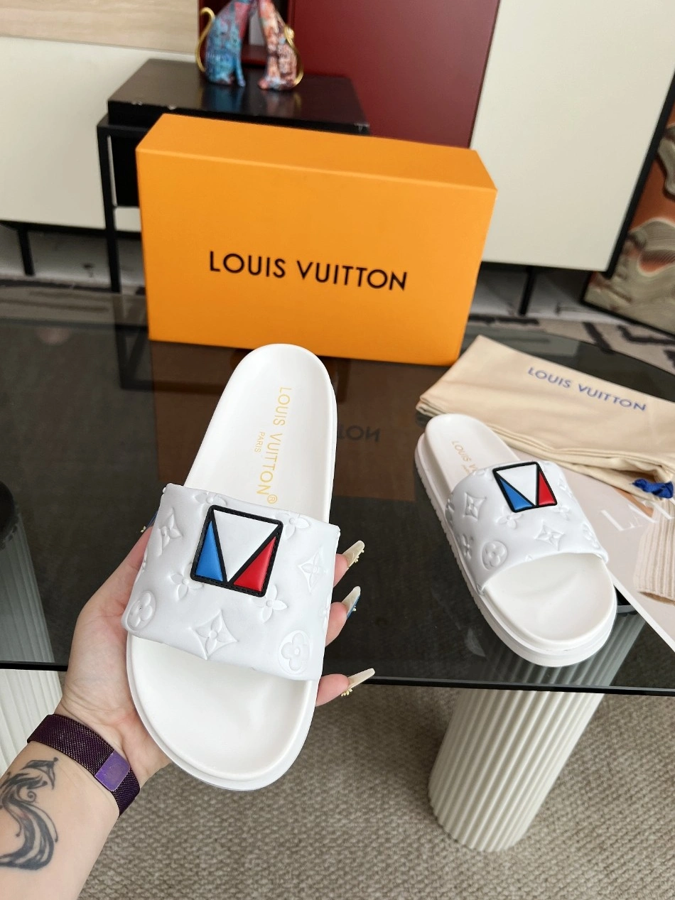 Trendsetting 6062 Louis Vuitton Slippers For Women