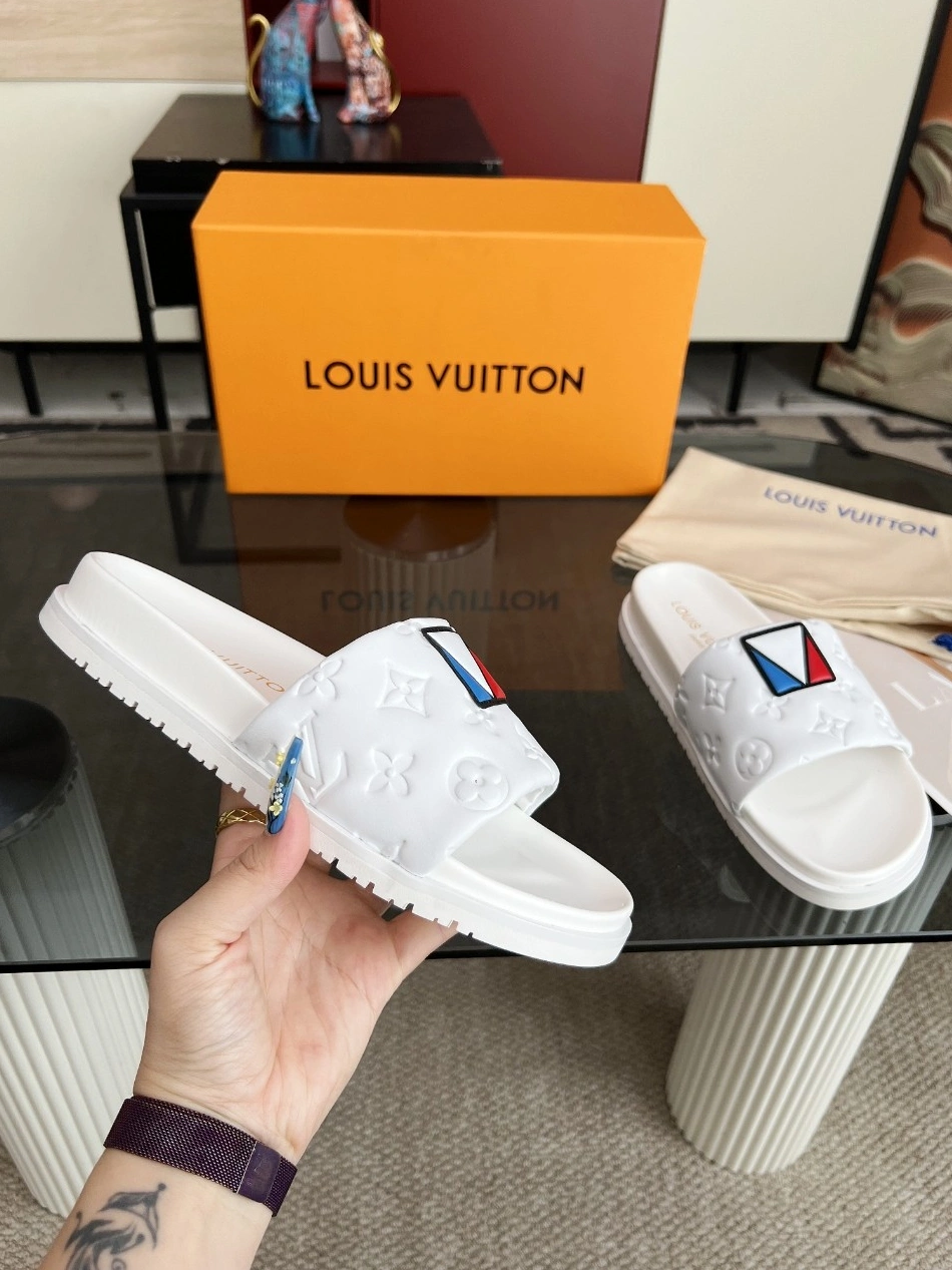 Trendsetting 6062 Louis Vuitton Slippers For Women
