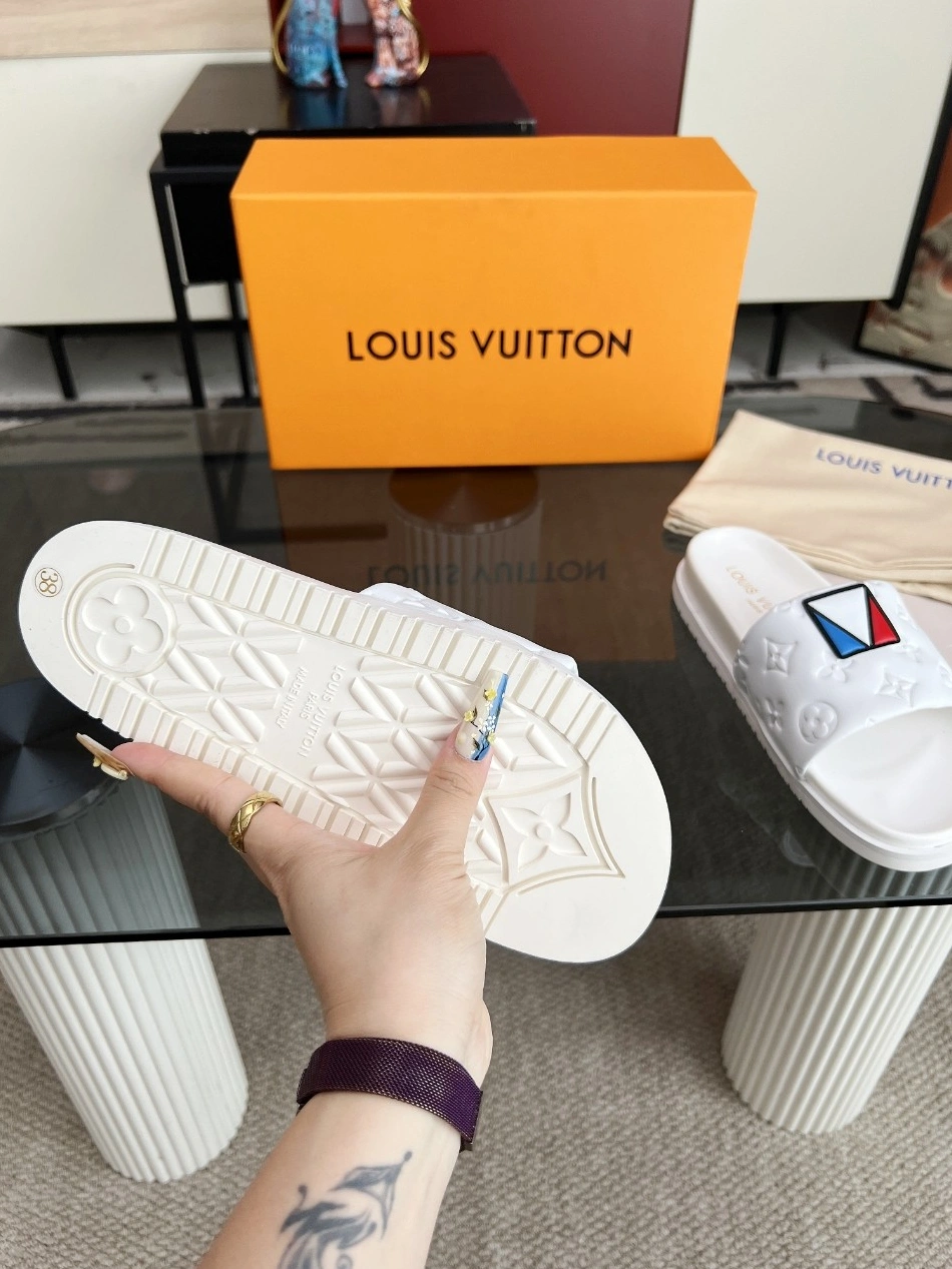 Trendsetting 6062 Louis Vuitton Slippers For Women