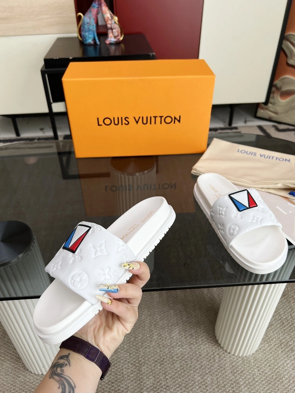 Trendsetting 6062 Louis Vuitton Slippers For Women