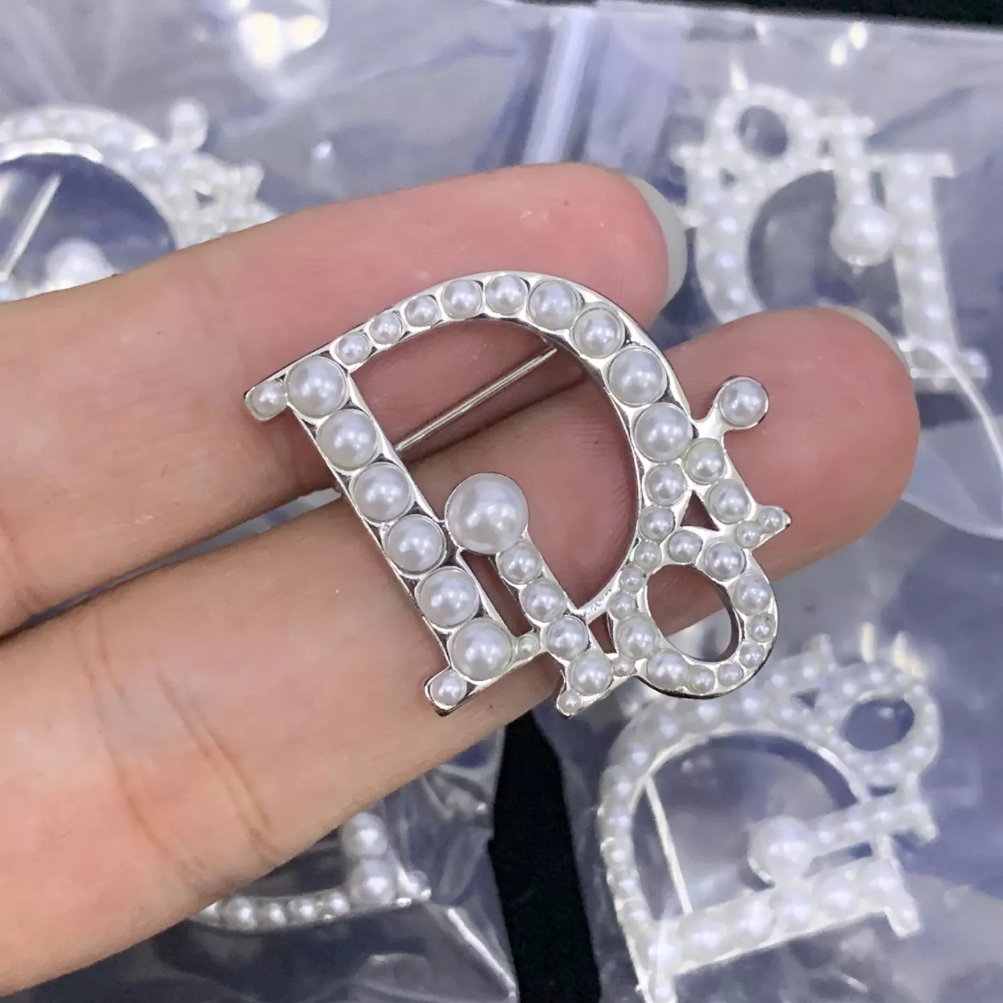 Trendsetting 6488 Christian Dior Brooches For Women