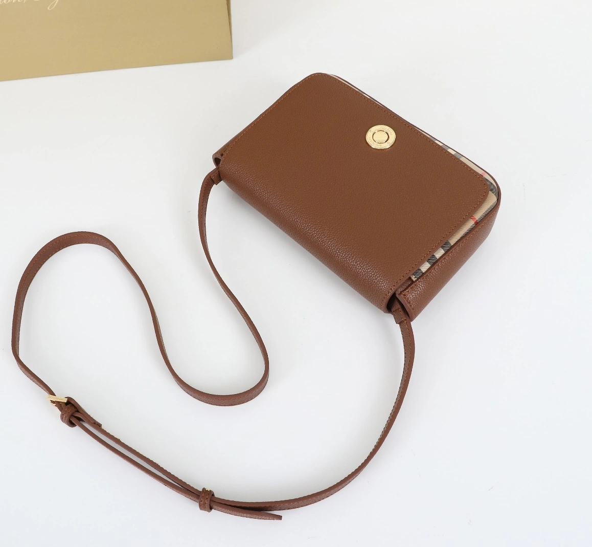 Trendsetting 6499 Burberry AAA Messenger Bags For Women