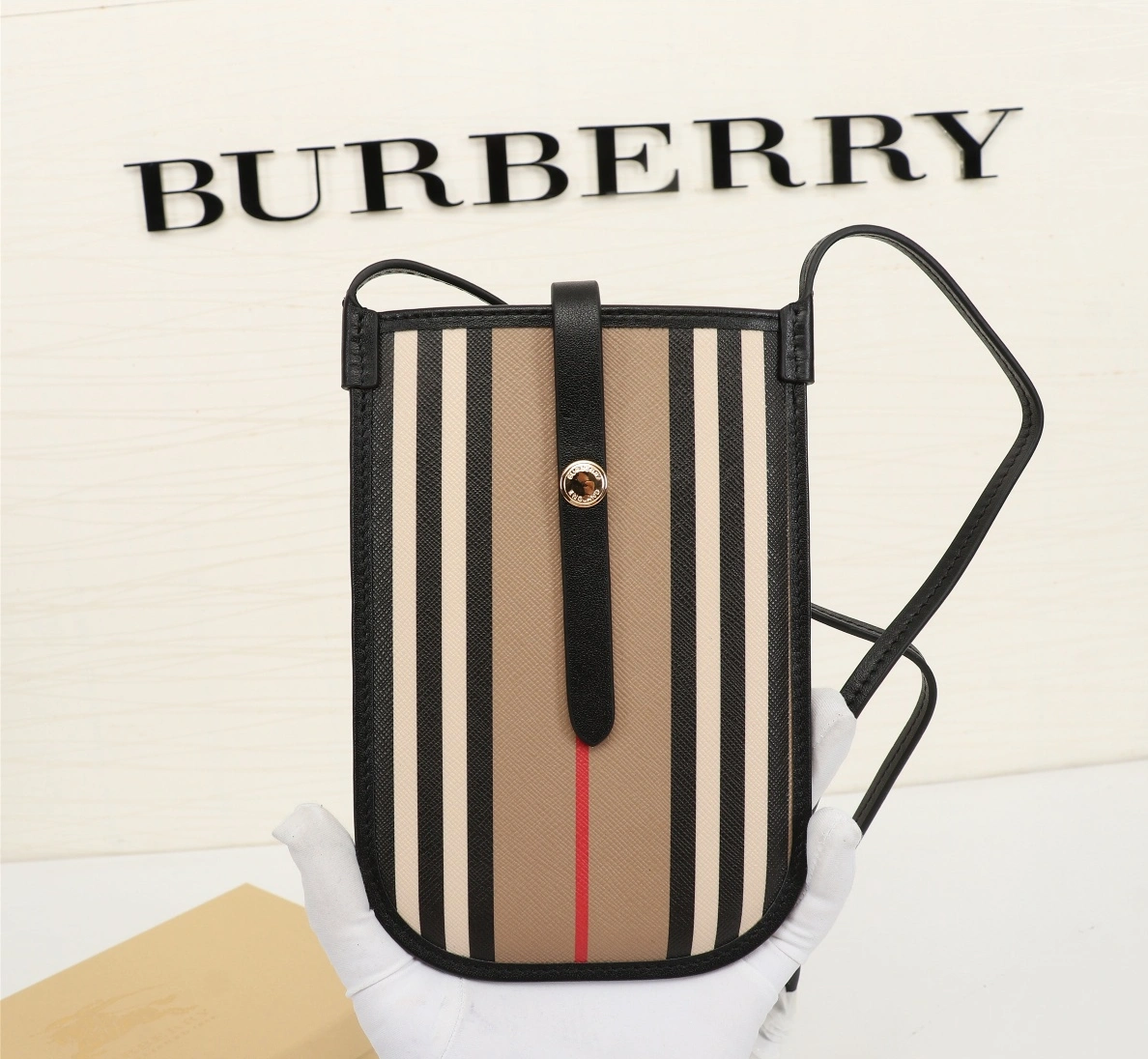 Trendsetting 6531 Burberry AAA Quality Card Case