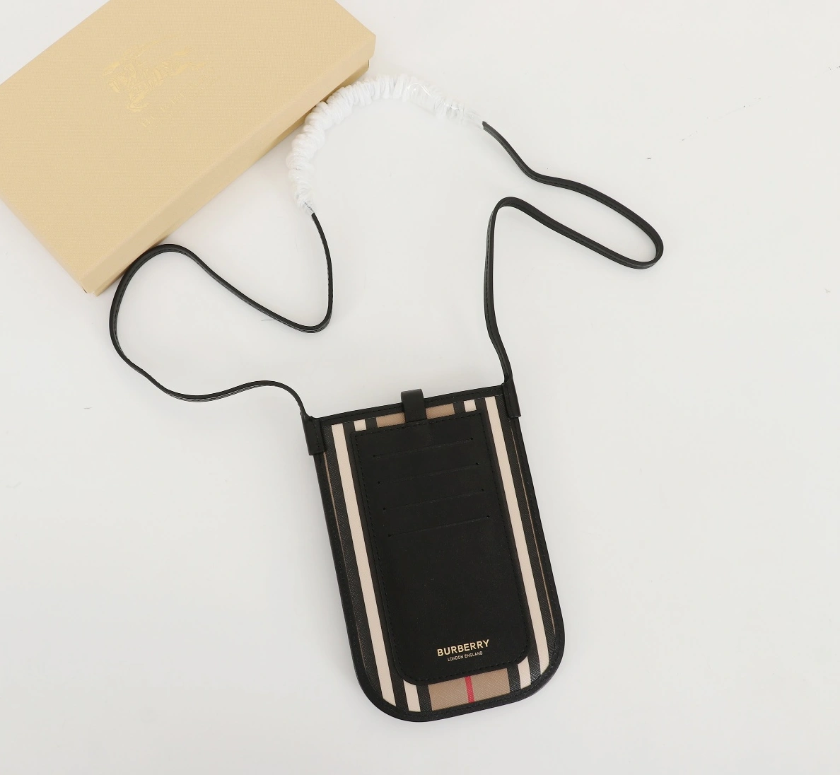 Trendsetting 6531 Burberry AAA Quality Card Case