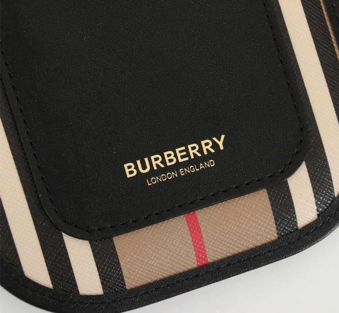 Trendsetting 6531 Burberry AAA Quality Card Case