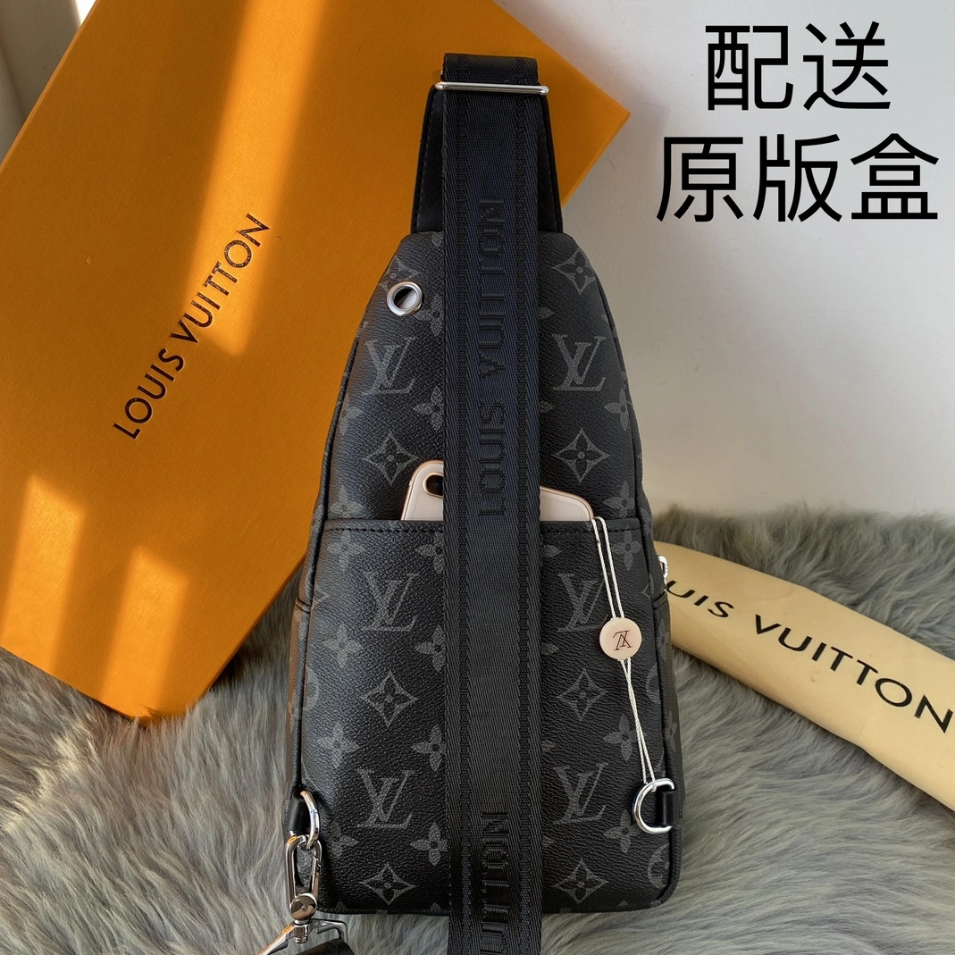 Trendsetting 6568 Louis Vuitton AAA Man Messenger Bags