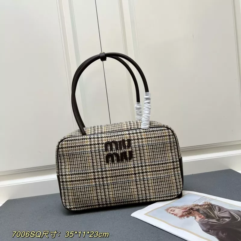 Trendsetting 6639 MIU MIU AAA Quality Handbags For Women
